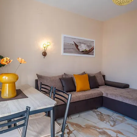 Lichtdurchflutetes Und Zentrumsnahes Mit Privatparkplatz Apartmán *